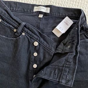 NWT black jeans! 8R. High rise. Abercrombie & Fitch